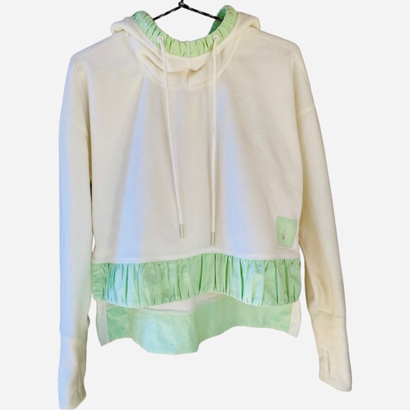 FP Movement Snood Mood Layer in Ivory/Sage. Size Small. NWOT - Picture 10 of 15